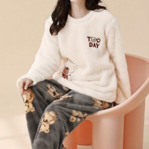 Women’s Autumn-Winter Flannel 2-Piece Pajama Set — Cute Bear Print Top & Elastic Waist Pants