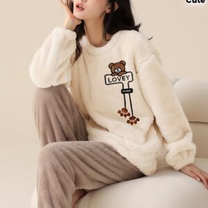 Women’s Plush Flannel Pajama Set — Long-Sleeve Top & Pants, Warm Autumn-Winter Loungewear, Cozy 2-Piece Outfit for Home & Outdoors